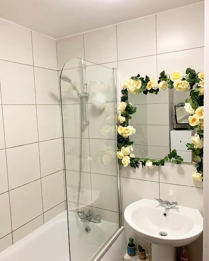 Garden Beautiful Cozy Flat , recent decorated. Apartment Londra Exterior foto