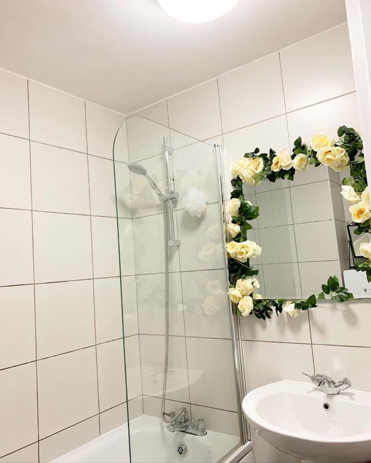 Garden Beautiful Cozy Flat , recent decorated. Apartment Londra Exterior foto